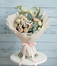 Букет цветов из:  Розы и Лизиантусы в Удомле