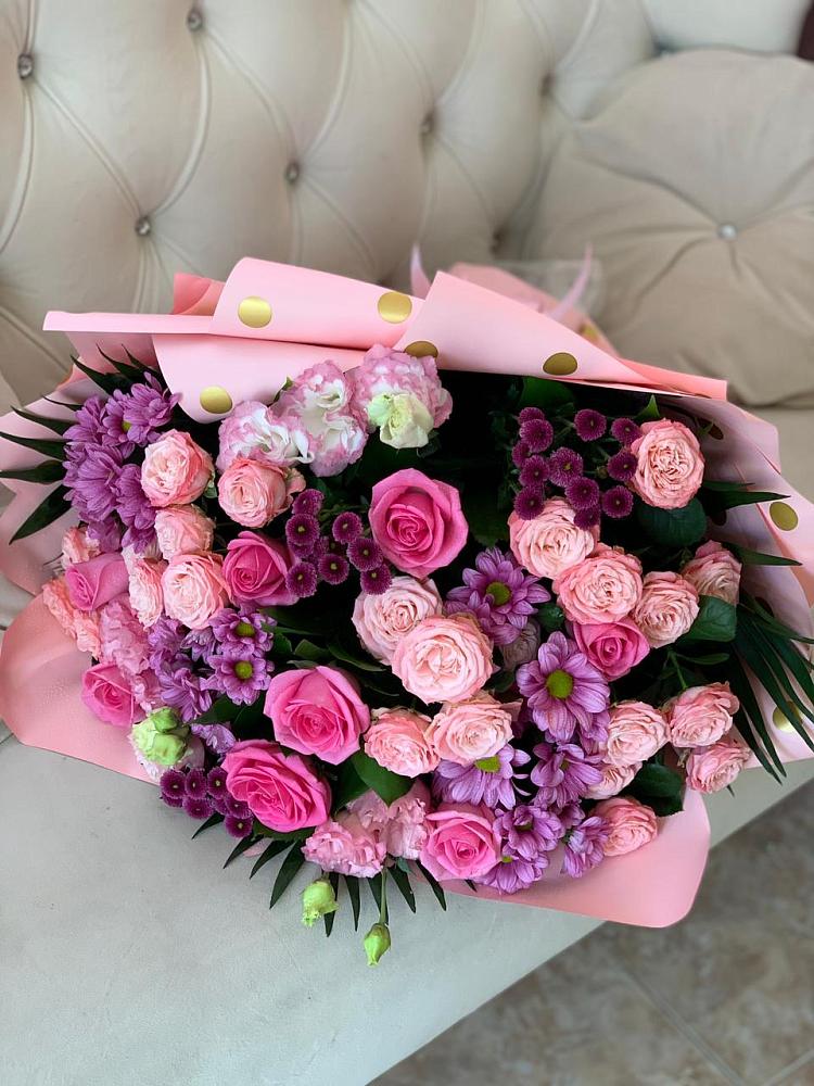 Букет цветов из: Хризантемы, Розы и Лизиантусы в Удомле