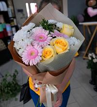Букет цветов из:  Герберы, Розы и Хризантемы в Удомле