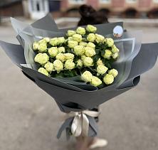 Букет Белые кустовые розы Солинеро в Удомле