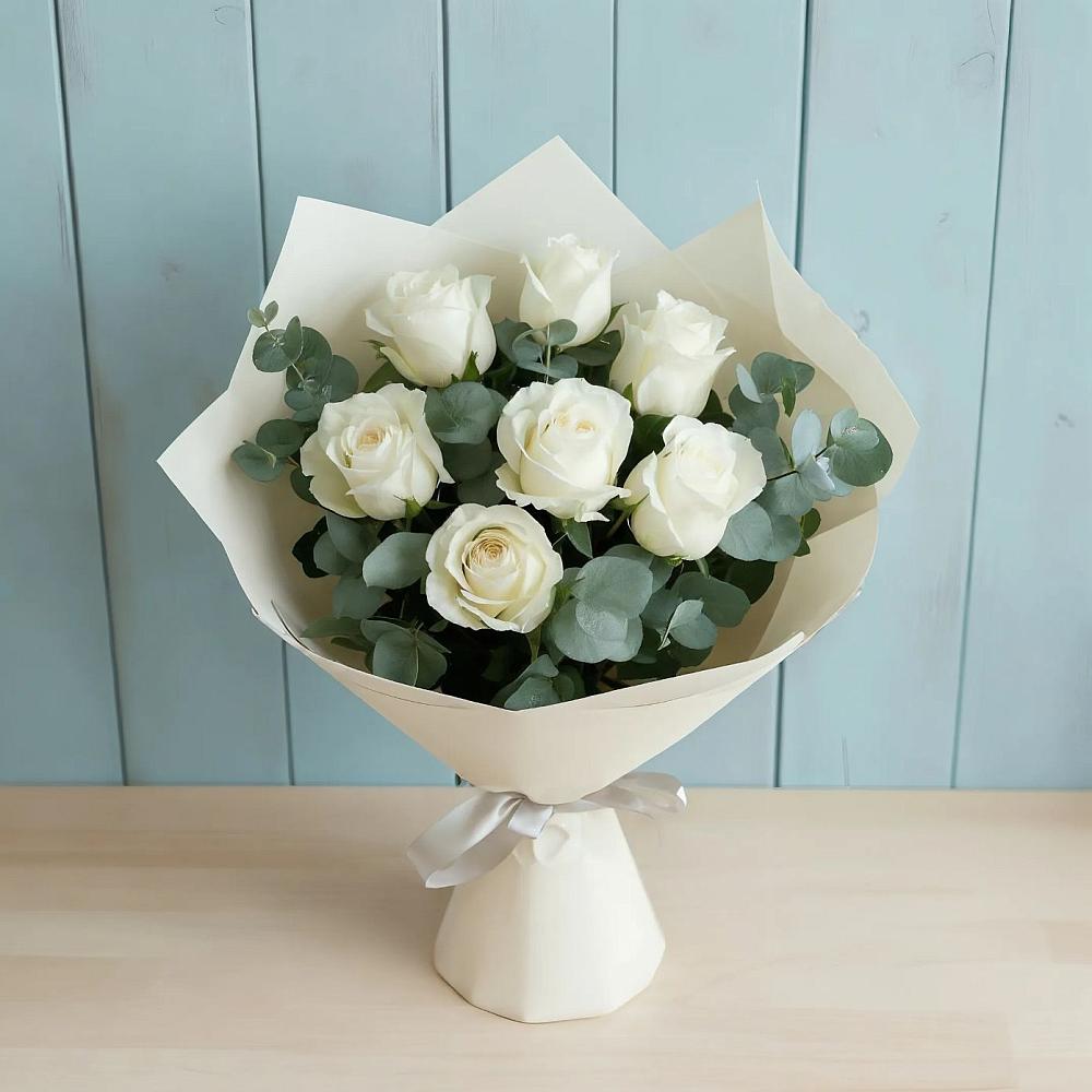 Букет Белые розы в Эвкалипте в Удомле