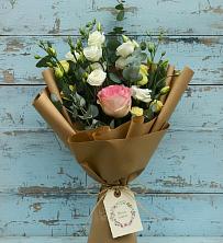 Букет цветов из:  Розы и Лизиантусы в Удомле