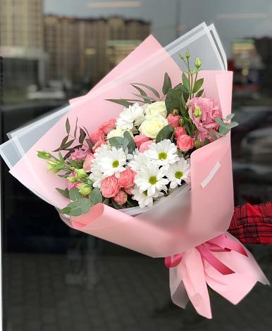 Букет цветов из: Розы, Лизиантусы и Хризантемы в Удомле